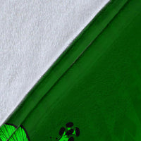 Hawaii Whale Swim Poly Green Premium Blanket - Polynesian Pride