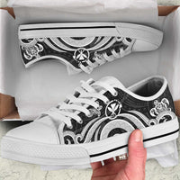 Hawaii Low Top Canvas Shoes - White Tentacle Turtle - Polynesian Pride