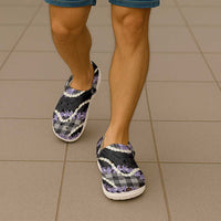 Black Hawaii Palaka Honohono Pikake Clogs Shoes Hawaiian Orchid Lei Polynesian Pattern - Polynesian Pride