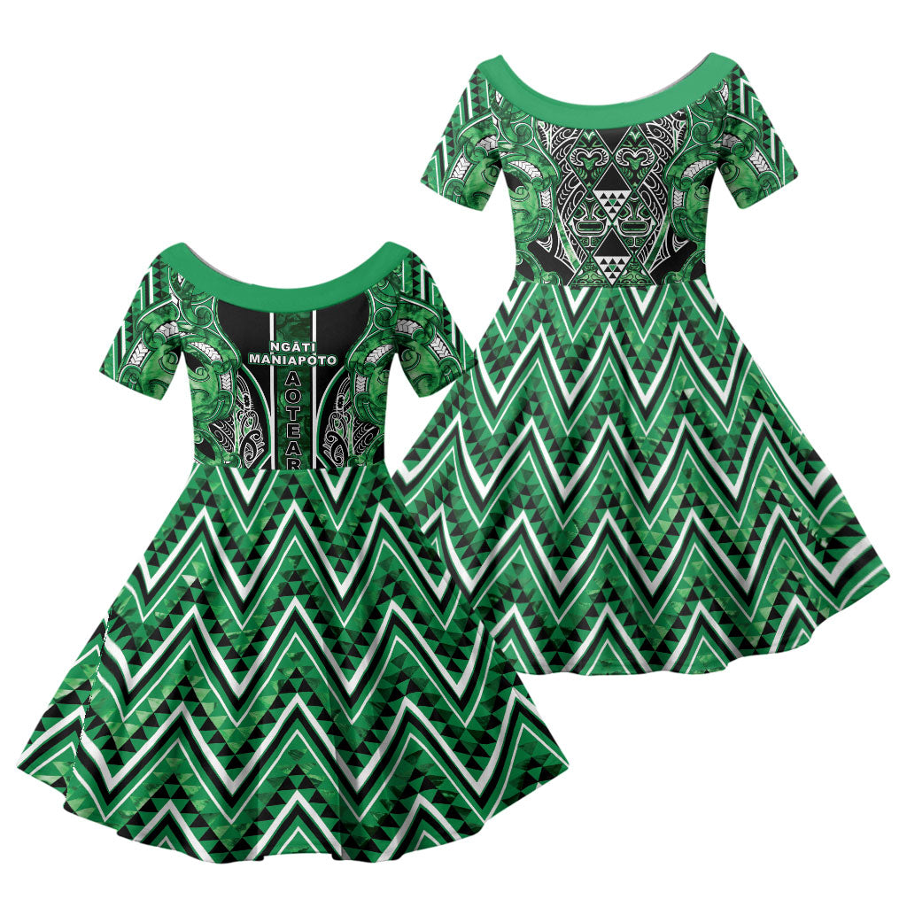 Aotearoa Ngati Maniapoto Family Matching Off The Shoulder Long Sleeve Dress and Hawaiian Shirt Maori Tribal Green Paua Shell Pattern DT05 Daughter's Dress Green - Polynesian Pride