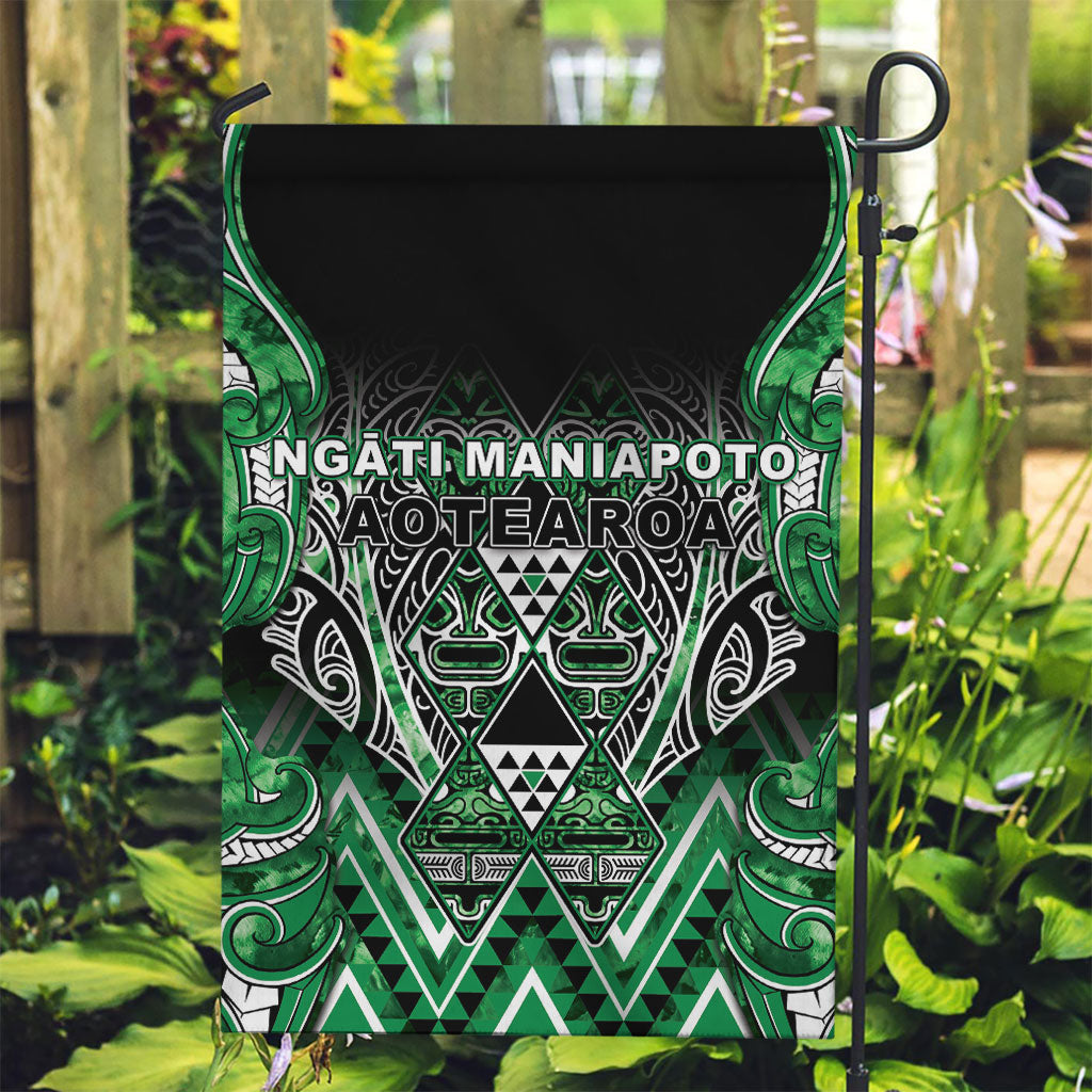Aotearoa Ngati Maniapoto Garden Flag Maori Tribal Green Paua Shell Pattern DT05 Garden Flag Green - Polynesian Pride