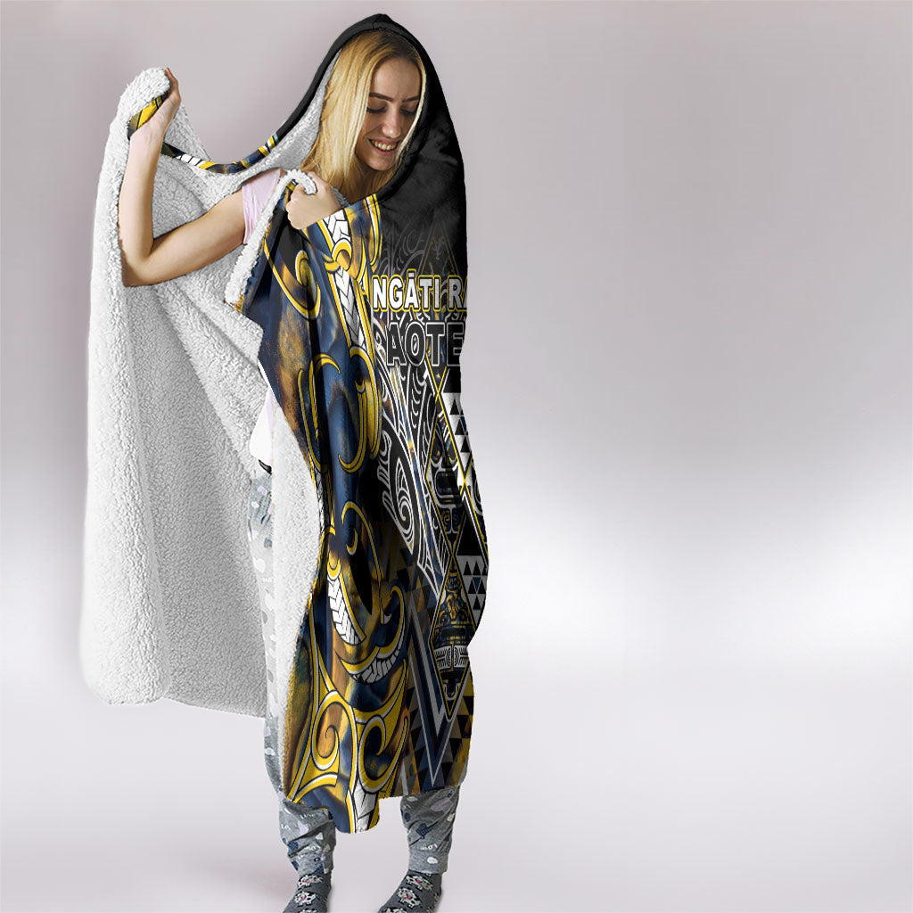 Aotearoa Ngati Raukawa Hooded Blanket Maori Tribal Yellow And Navy Paua Shell Pattern DT05 - Polynesian Pride
