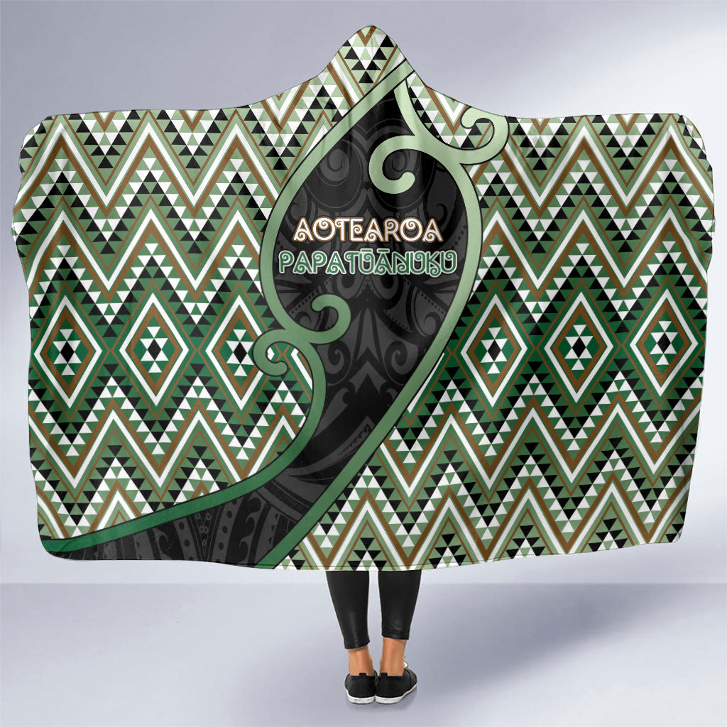 Aotearoa Atua Papatuanuku Hooded Blanket Earth Mother Father Koru Patterns DT05 One Size Green - Polynesian Pride
