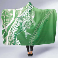 Hawaii Puakenikeni And Maile Lei Hooded Blanket Green Polynesian Shark Tattoo DT05 One Size Green - Polynesian Pride