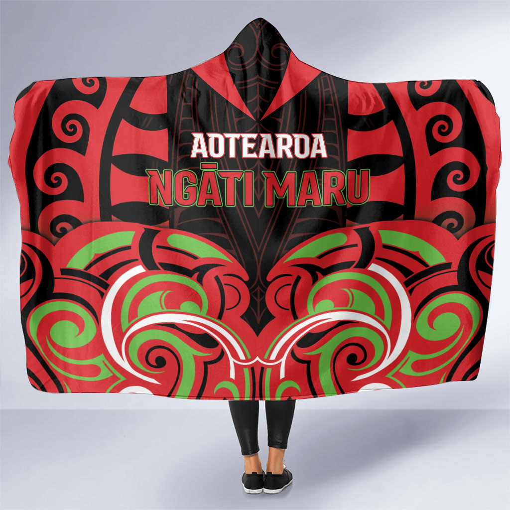 Aotearoa Ngati Maru Hooded Blanket New Zealand Traditional Maori Pattern DT05 One Size Red - Polynesian Pride