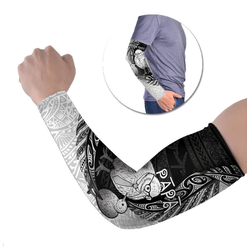 Personalised New Zealand Father's Day Arm Sleeves Papa Kiwi Bird Tribal Pattern DT05 Set of 2 Black - Polynesian Pride