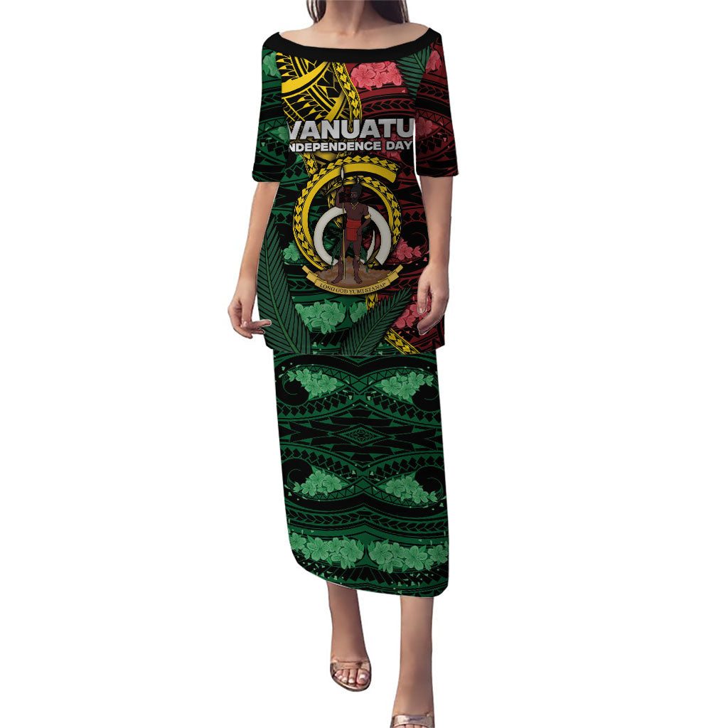 Personalised Vanuatu Independence Day Family Matching Puletasi and Hawaiian Shirt Boar Tusk Warrior Tribal Floral Patterns DT05 Mom's Dress Multicolor - Polynesian Pride
