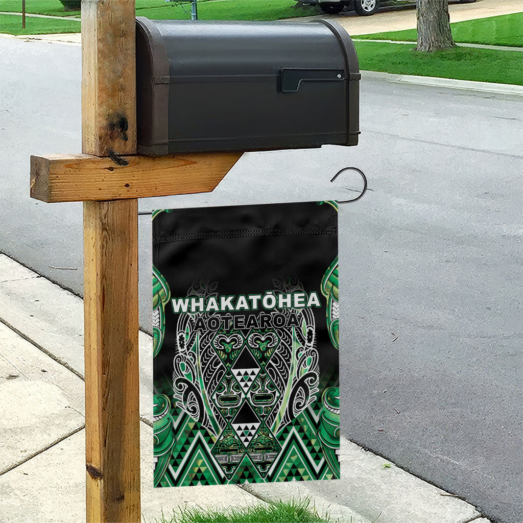 Aotearoa Whakatohea Garden Flag Maori Tribal Green Abalone Paua Shell Pattern DT05 - Polynesian Pride
