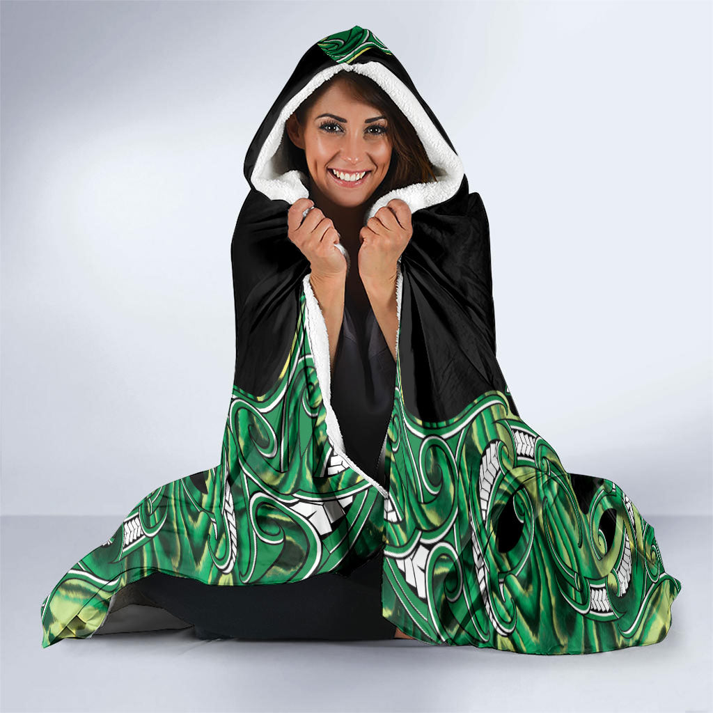 Aotearoa Whakatohea Hooded Blanket Maori Tribal Green Abalone Paua Shell Pattern DT05 - Polynesian Pride
