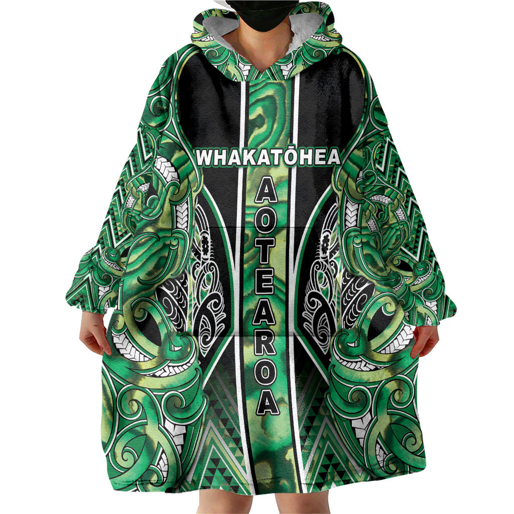 Aotearoa Whakatohea Wearable Blanket Hoodie Maori Tribal Green Abalone Paua Shell Pattern DT05 - Polynesian Pride