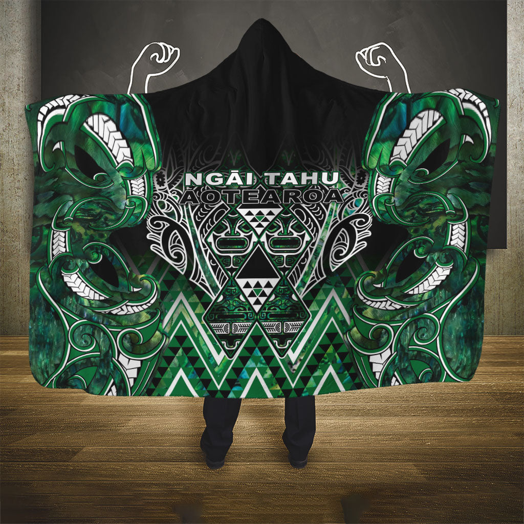 Aotearoa Ngai Tahu Hooded Blanket Maori Tribal Dark Green Paua Shell Pattern DT05 - Polynesian Pride
