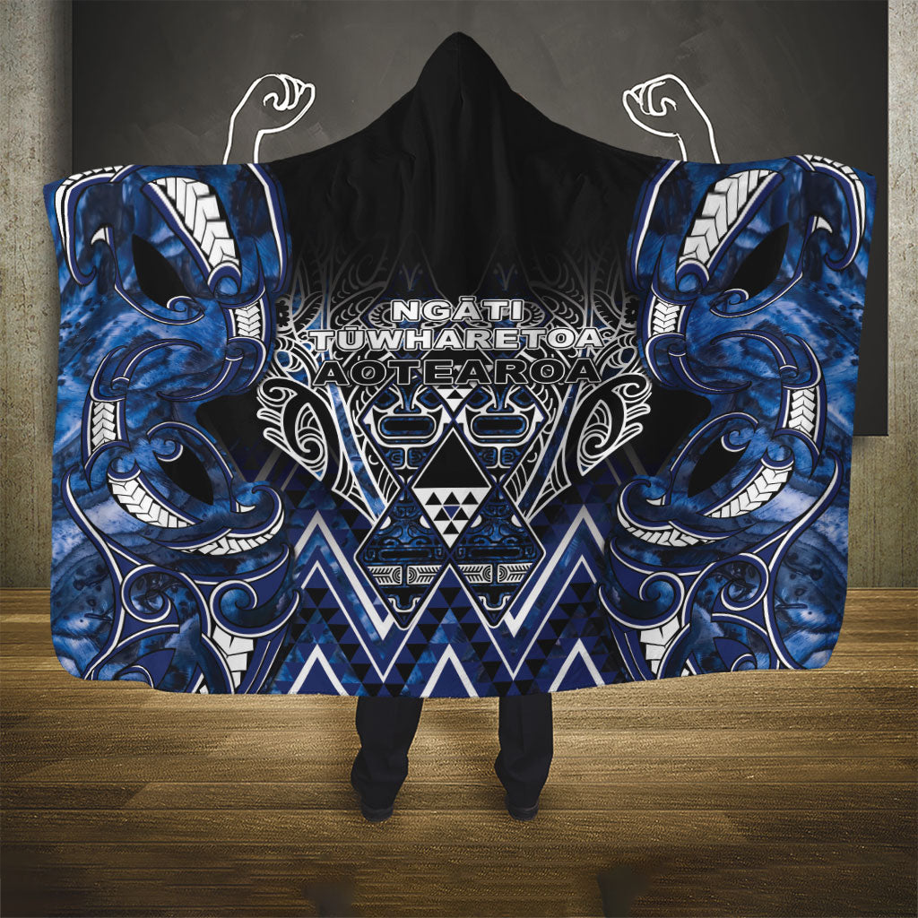 Aotearoa Tuwharetoa Hooded Blanket Maori Tribal Navy Paua Shell Pattern DT05 - Polynesian Pride