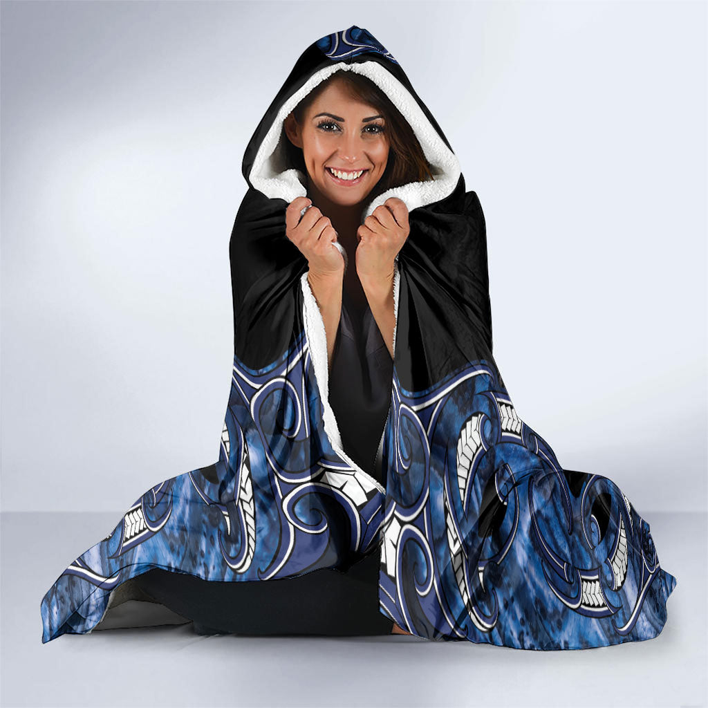 Aotearoa Tuwharetoa Hooded Blanket Maori Tribal Navy Paua Shell Pattern DT05 - Polynesian Pride
