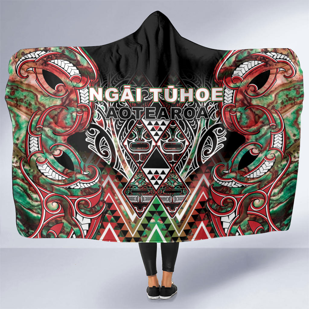 Aotearoa Ngai Tuhoe Hooded Blanket Maori Tribal Red And Green Paua Shell Pattern DT05 One Size Red - Polynesian Pride