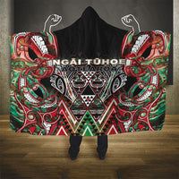 Aotearoa Ngai Tuhoe Hooded Blanket Maori Tribal Red And Green Paua Shell Pattern DT05 - Polynesian Pride