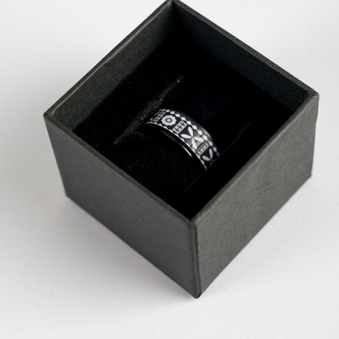 Fiji Tapa Spinner Ring