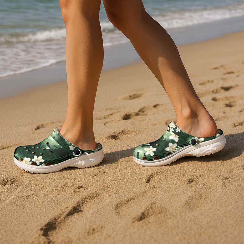 Green Tropical Hawaii Clogs Shoes Seamless Monstera Plumeria Hawaiian Pattern - Polynesian Pride