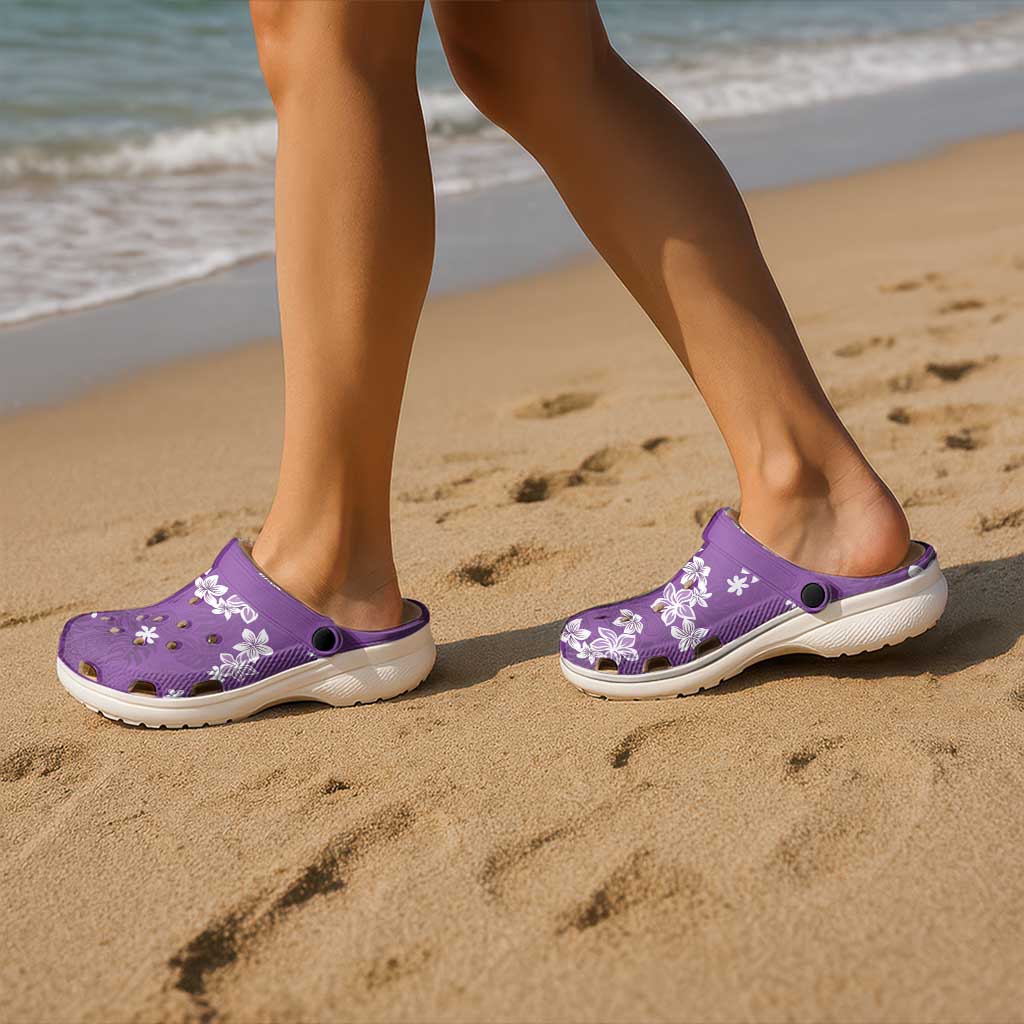 Hawaii Monstera Deliciosa Clogs Shoes Purple Plumeria Polynesian Pattern - Polynesian Pride
