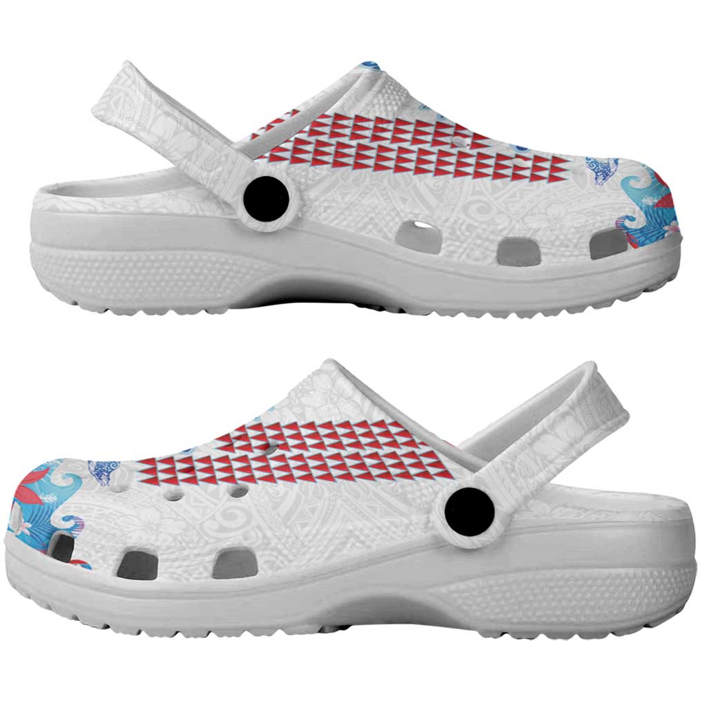 Hawaiian Tribal Manta Ray Clogs Shoes Kakau Tattoo and Flowers Surfing Waves Pattern Ocean Color LT03 - Polynesian Pride