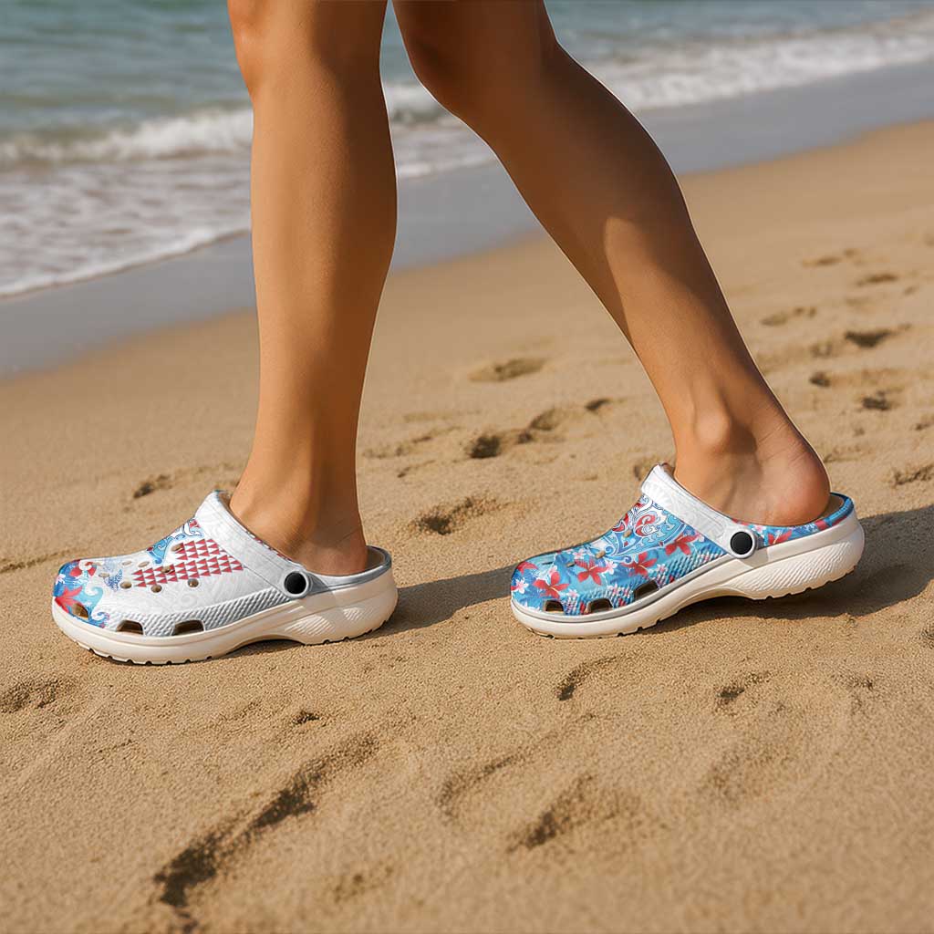 Hawaiian Tribal Manta Ray Clogs Shoes Kakau Tattoo and Flowers Surfing Waves Pattern Ocean Color LT03 - Polynesian Pride