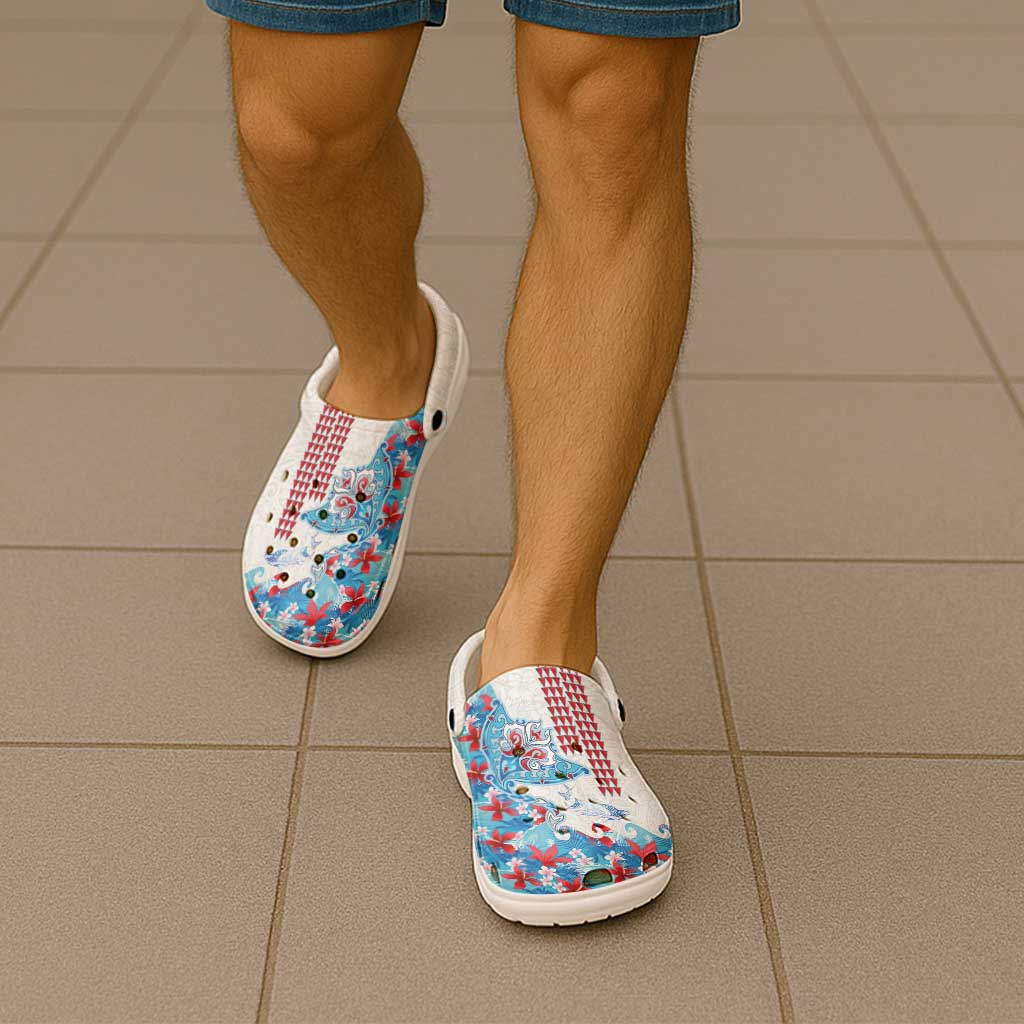 Hawaiian Tribal Manta Ray Clogs Shoes Kakau Tattoo and Flowers Surfing Waves Pattern Ocean Color LT03 - Polynesian Pride