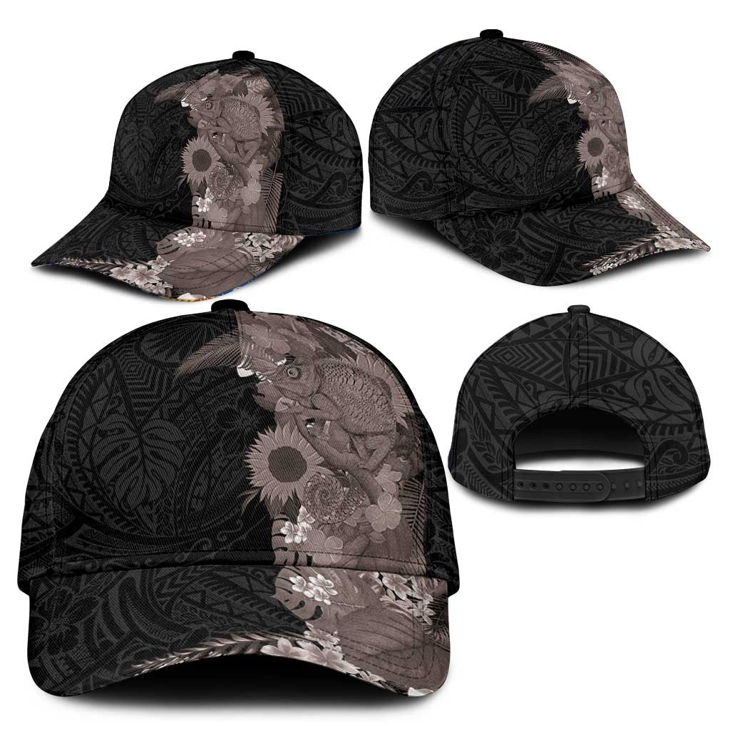 Hawaiian Tropical Plants and Chameleon Classic Cap Polynesian Art Grayscale LT03