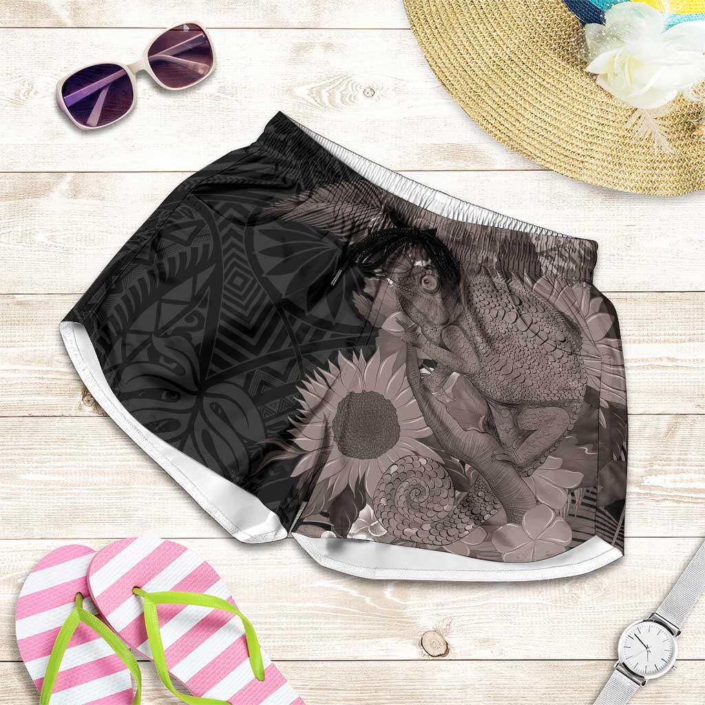 Hawaiian Tropical Plants and Chameleon Shorts for Women Polynesian Art Grayscale LT03 Black - Polynesian Pride