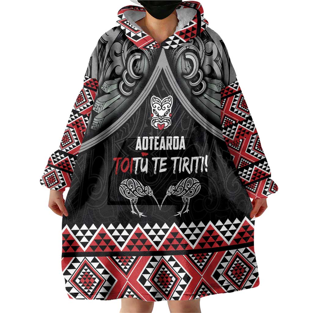 Aotearoa Toitu Te Tiriti Waitangi Wearable Blanket Hoodie Proud To Be Maori