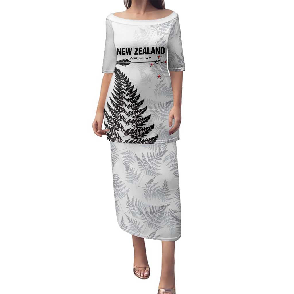 Personalised New Zealand 2025 Archery Family Matching Puletasi and Hawaiian Shirt Aotearoa Silver Arrows White LT01 Mom's Dress White - Polynesian Pride