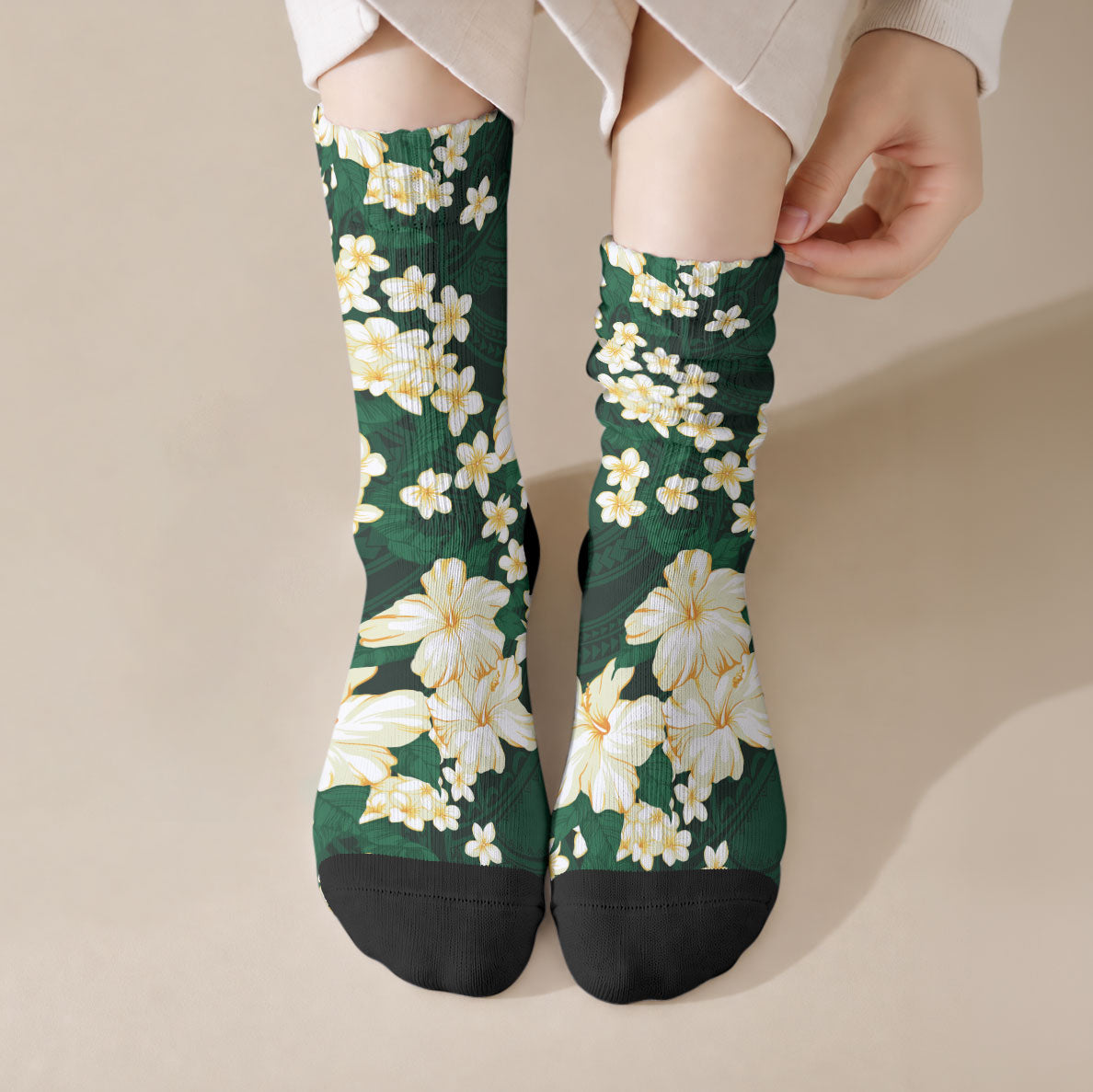 Hawaii Hibiscus Plumeria Green Crew Socks Polynesian Pattern