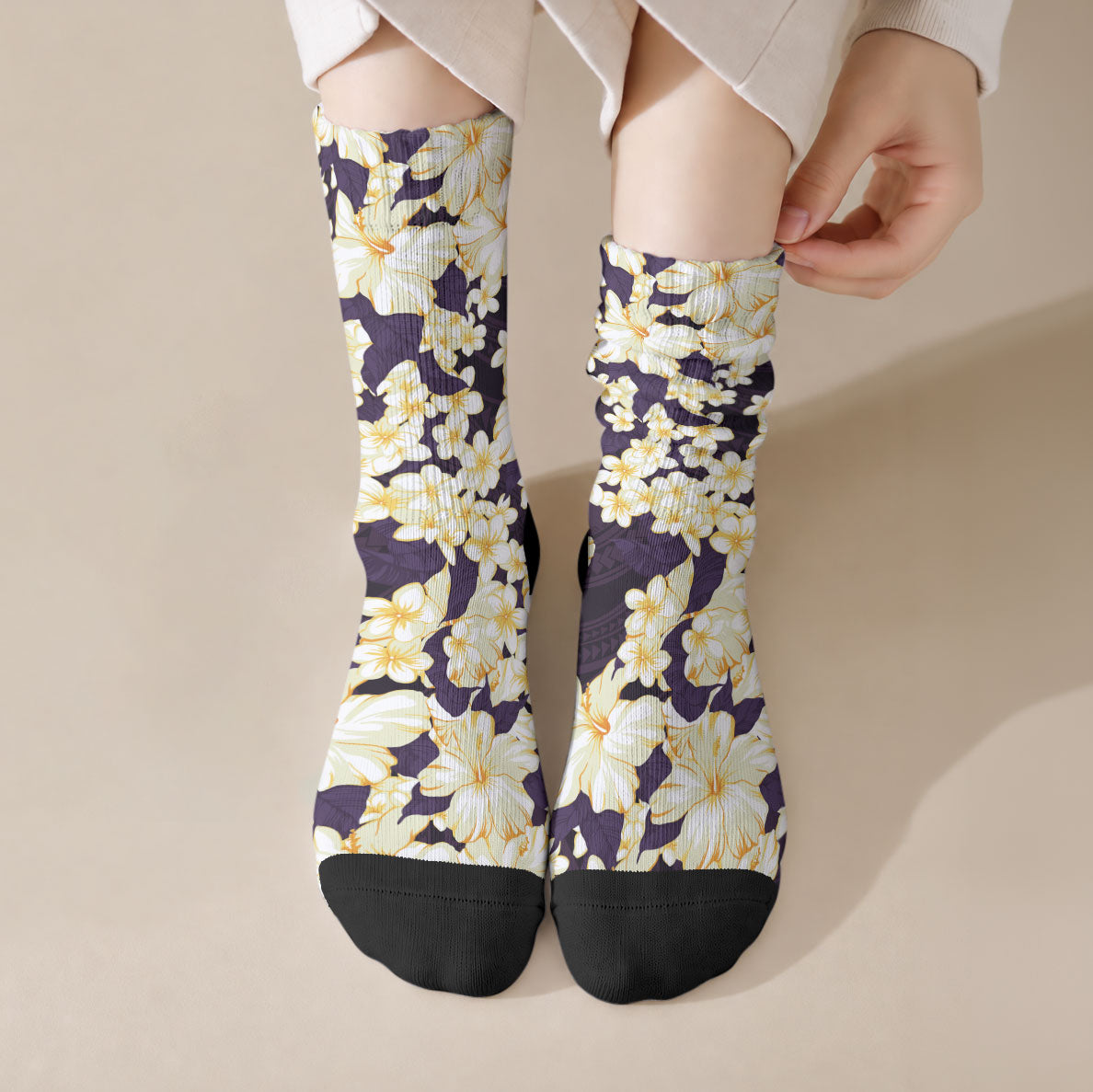 Hawaii Hibiscus Plumeria Purple Crew Socks Polynesian Pattern LT01 Crew Socks Purple - Polynesian Pride
