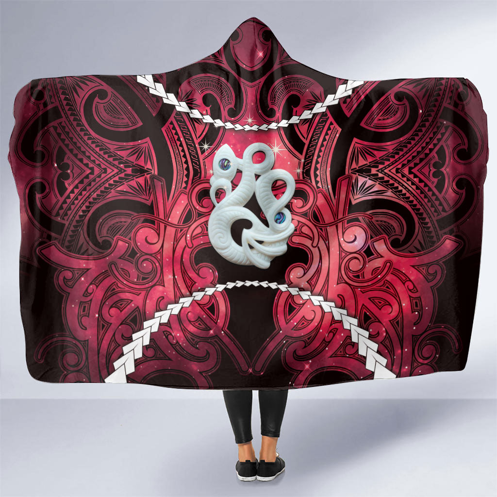 Maori Matariki Manaia Whero Hooded Blanket Maori Kowhaiwhai Pattern Galaxy LT01 One Size Red - Polynesian Pride