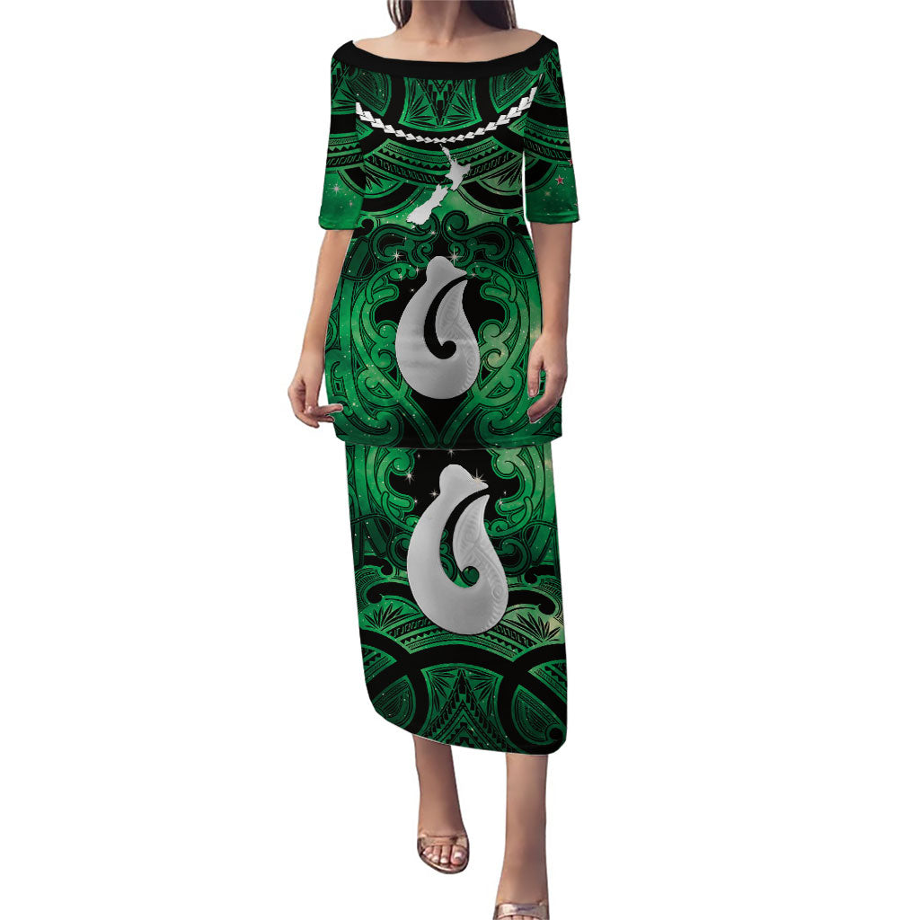 Personalised Maori Matariki Hei Matau Kakariki Puletasi Maori Kowhaiwhai Pattern Galaxy LT01 Long Dress Green - Polynesian Pride