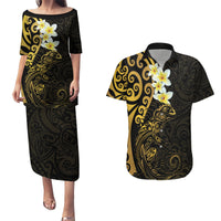 New Zealand Tuatara Plumeria Couples Matching Puletasi and Hawaiian Shirt Maori Gold Koru Tribal Tattoo