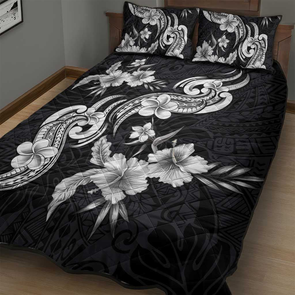 Hawaiian-Polynesian Art Tattoo Quilt Bed Set Hibiscus and Plumeria Grayscale