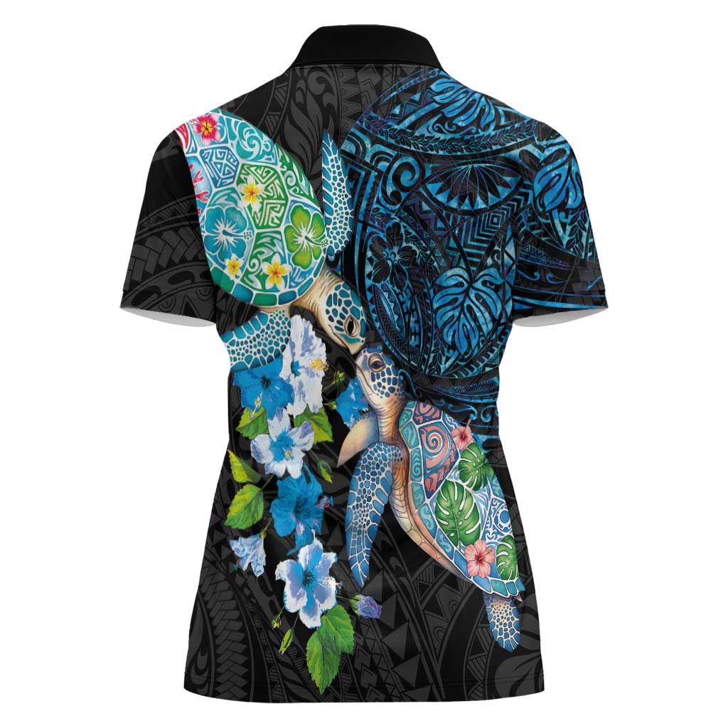 Hawaiian Couple Turtles Honi Women Polo Shirt Polynesian Art Motifs and Hibiscus Black Blue Color - Polynesian Pride