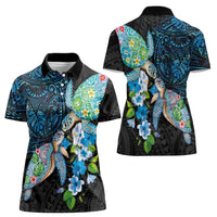 Hawaiian Couple Turtles Honi Women Polo Shirt Polynesian Art Motifs and Hibiscus Black Blue Color - Polynesian Pride
