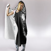 Hawaiian Manta Ray Tribal Hooded Blanket Polynesian Art Motifs Black Color LT03 - Polynesian Pride