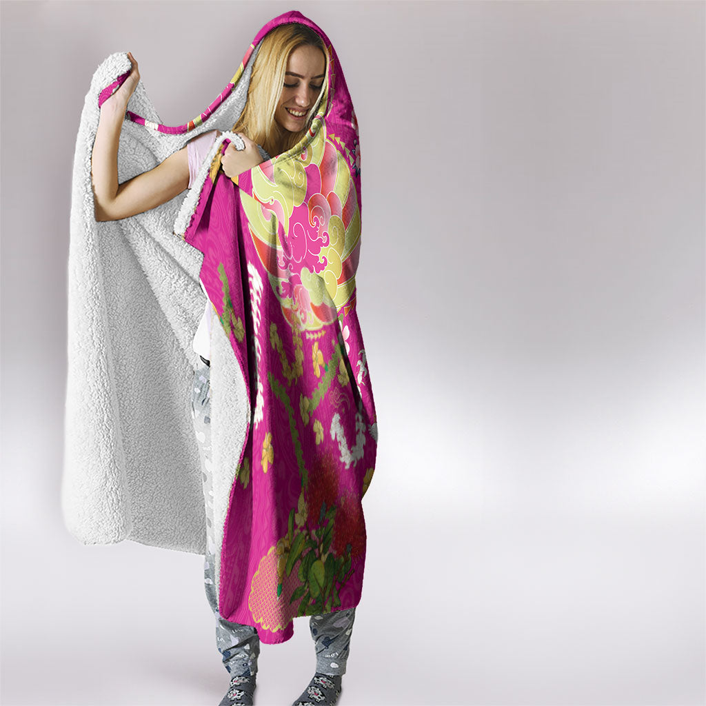Hawaiian and Japanese Culture Together Hooded Blanket Kakau Tribal Pattern and Irezumi Art Pink Color