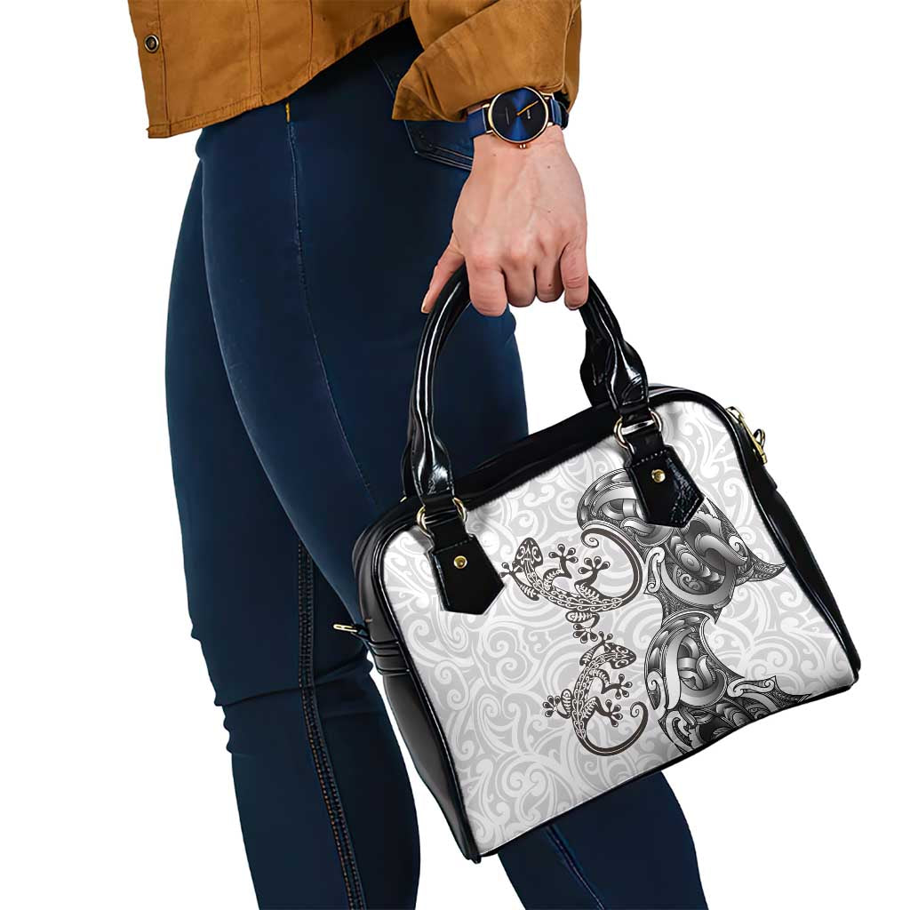 New Zealand Gecko Maori Art Tattoo Shoulder Handbag White Color