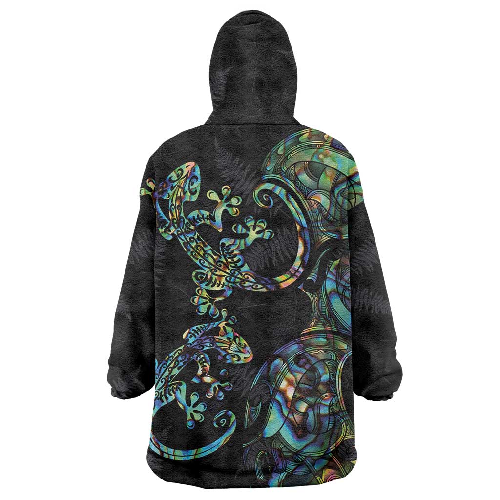 New Zealand Gecko Maori Art Tattoo Wearable Blanket Hoodie Silver Fern and Paua Shell Mode