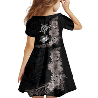 Hawaiian Flower and Tribal Turtle Kid Short Sleeve Dress Grayscale Mode