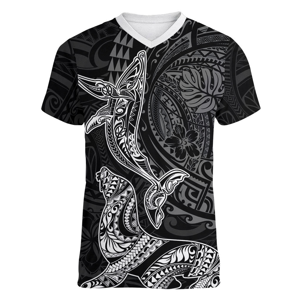 Hawaiian Monk Seal and Whale Women V-Neck T-Shirt Kakau Tribal Pattern Grayscale LT03 Female Black - Polynesian Pride