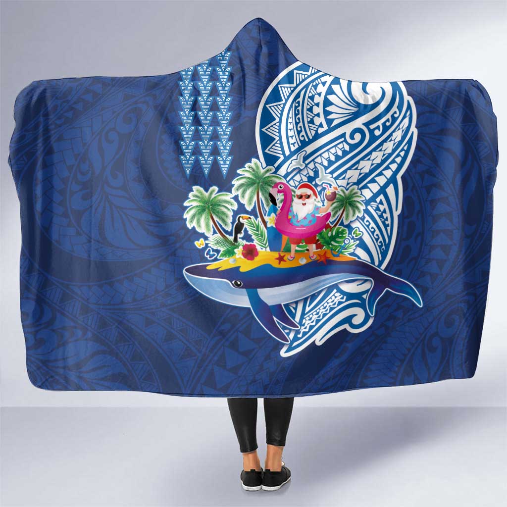 Hawaiian Mele Kalikimaka Hooded Blanket Funny Santa on Whale Island with Kakau Tattoos - Polynesian Pride