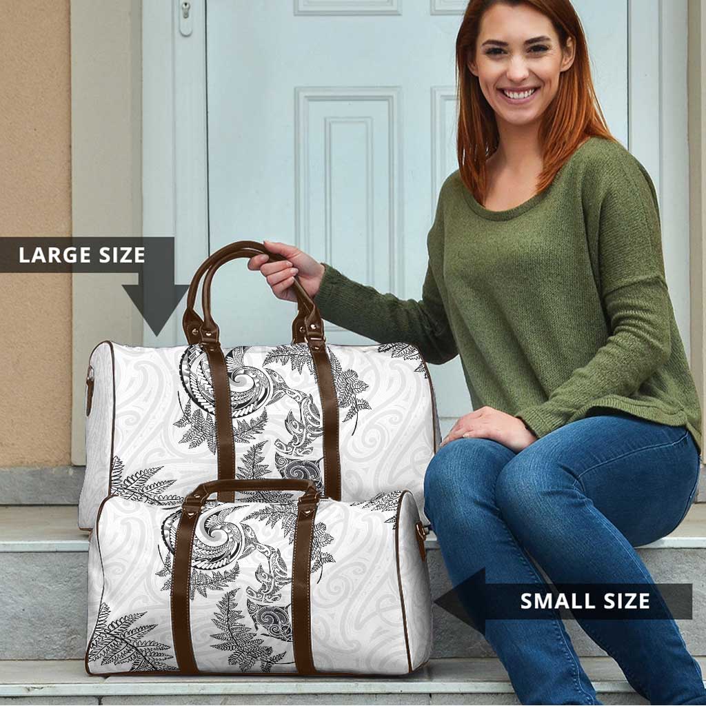 New Zealand Sea Animals with Maori Tribal Tattoo Travel Bag Shark Manta Ray with Silver Fern White