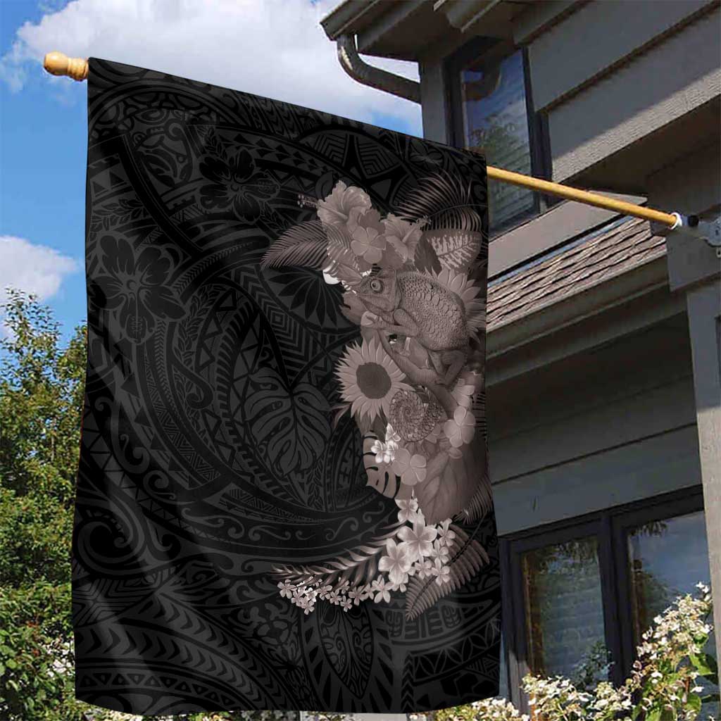 Hawaiian Tropical Plants and Chameleon Garden Flag Polynesian Art Grayscale - Polynesian Pride