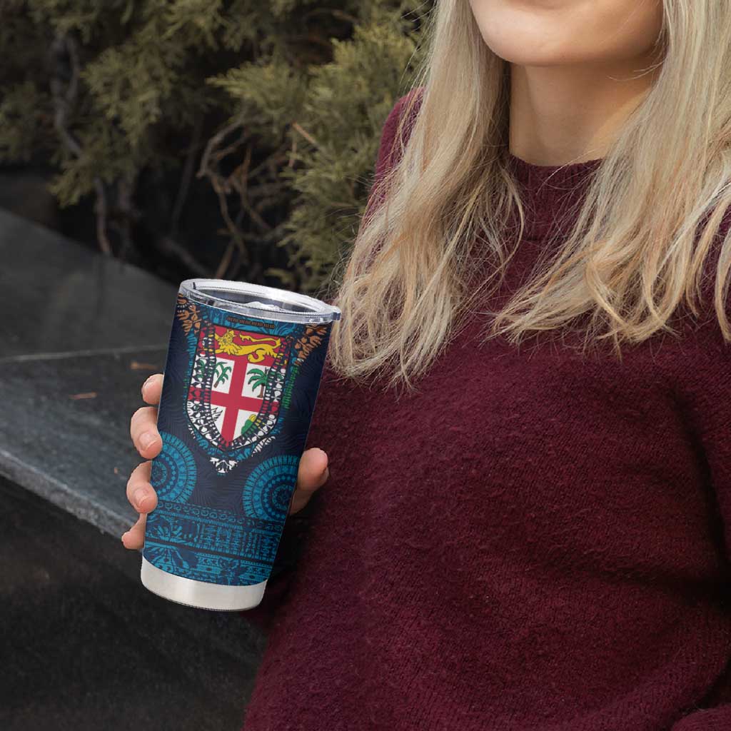 Fiji Coat of Arms Traditional Dashiki Tumbler Cup Tapa Art and Palm Leaves Pattern Dark Navy Color - Polynesian Pride