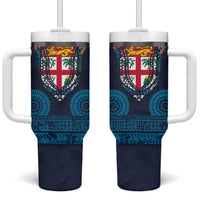 Fiji Coat of Arms Traditional Dashiki Tumbler With Handle Tapa Art and Palm Leaves Pattern Dark Navy Color - Polynesian Pride