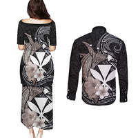 Hawaiian Whale and Kanaka Maoli Symbol Couples Matching Puletasi and Long Sleeve Button Shirt Hibiscus with Hawaii Map and Polynesian Tattoo Grayscale Color