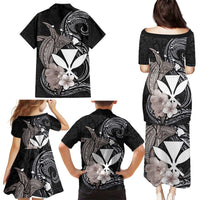 Hawaiian Whale and Kanaka Maoli Symbol Family Matching Puletasi and Hawaiian Shirt Hibiscus with Hawaii Map and Polynesian Tattoo Grayscale Color